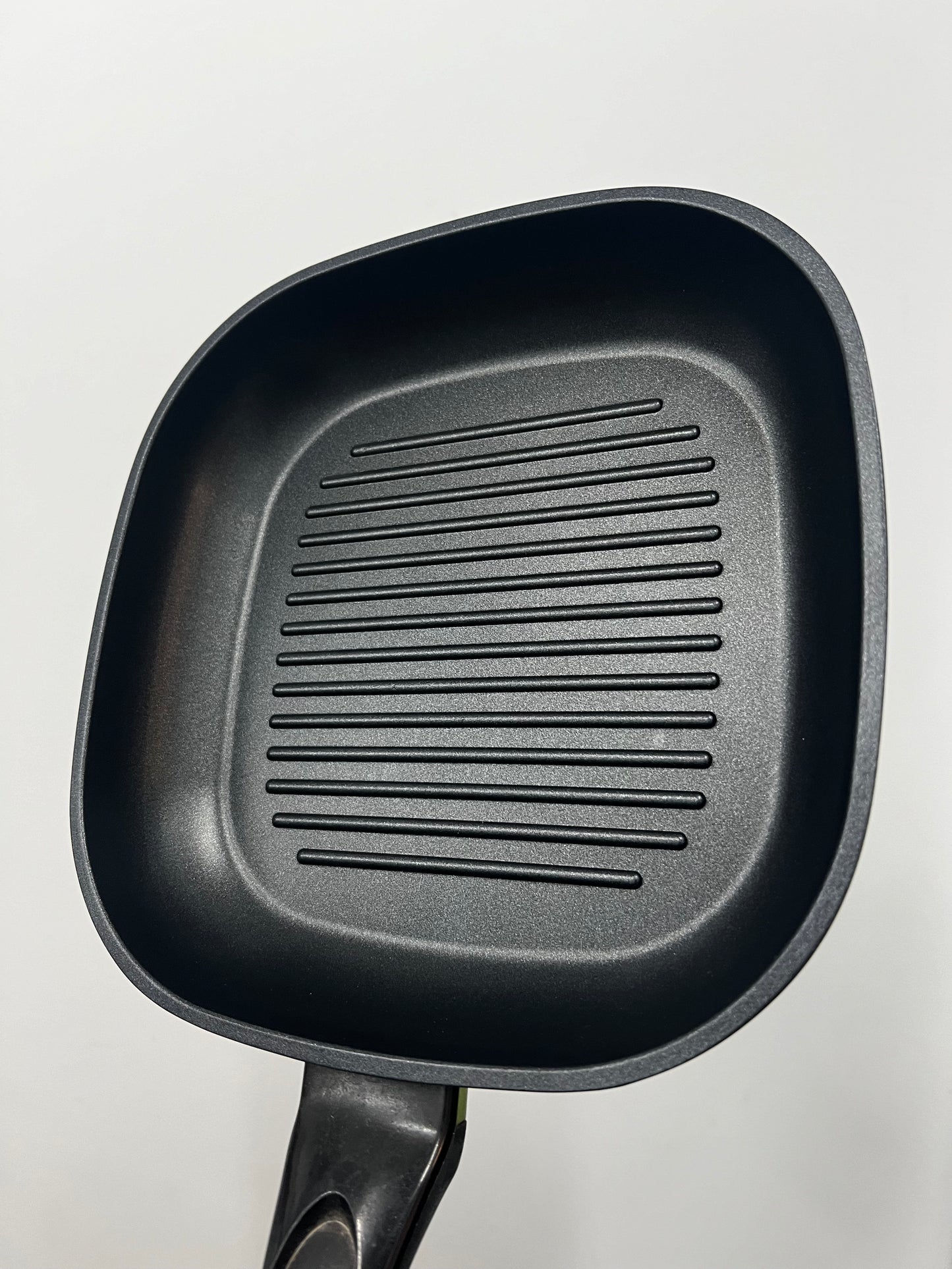 意美廚IDEALE CHEF 塗層翻新工藝不粘煎煲
IDEALE CHEF Non-Stick Frying Pot with Re-engineered Coating