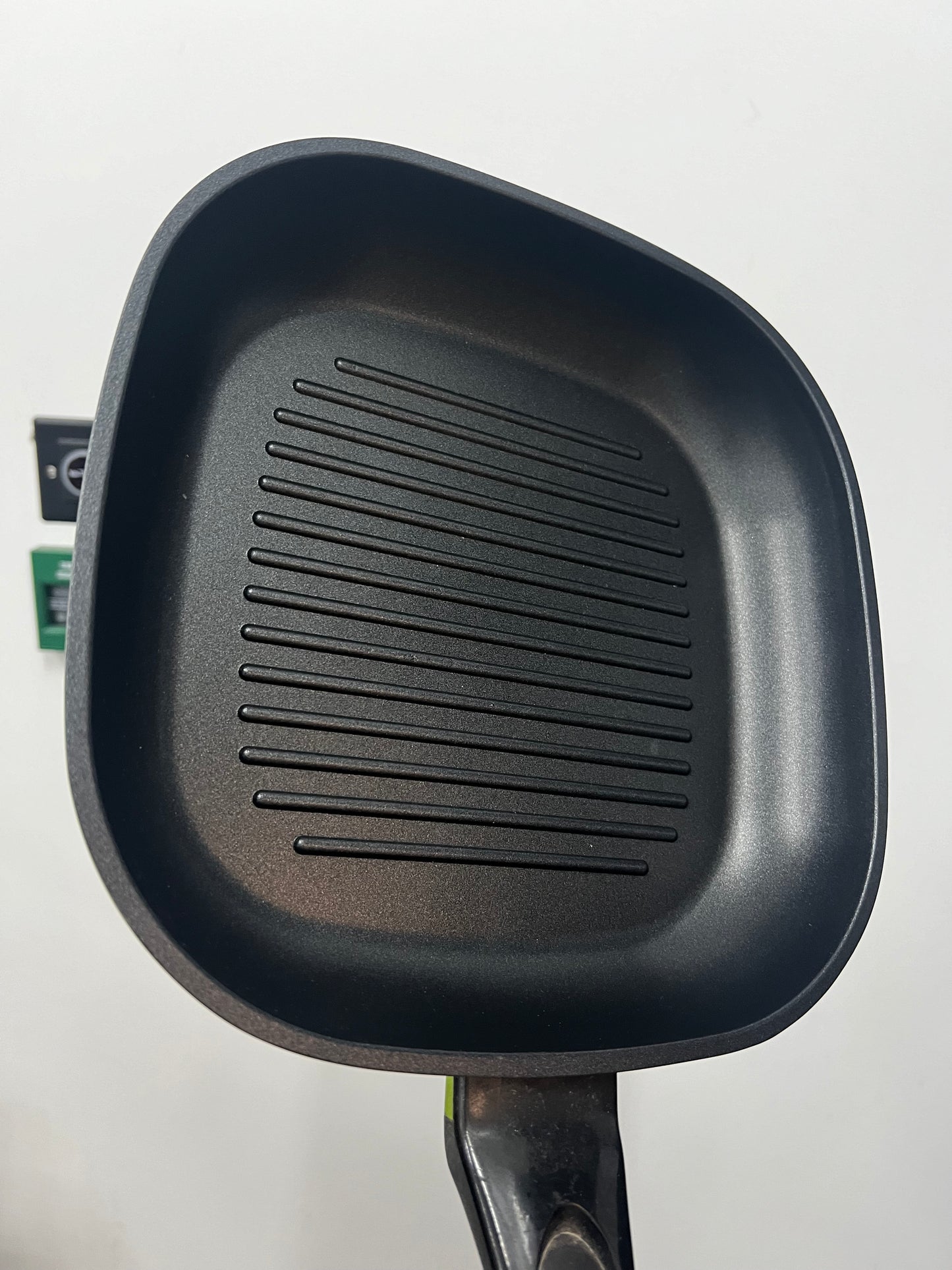 意美廚IDEALE CHEF 塗層翻新工藝不粘煎煲
IDEALE CHEF Non-Stick Frying Pot with Re-engineered Coating